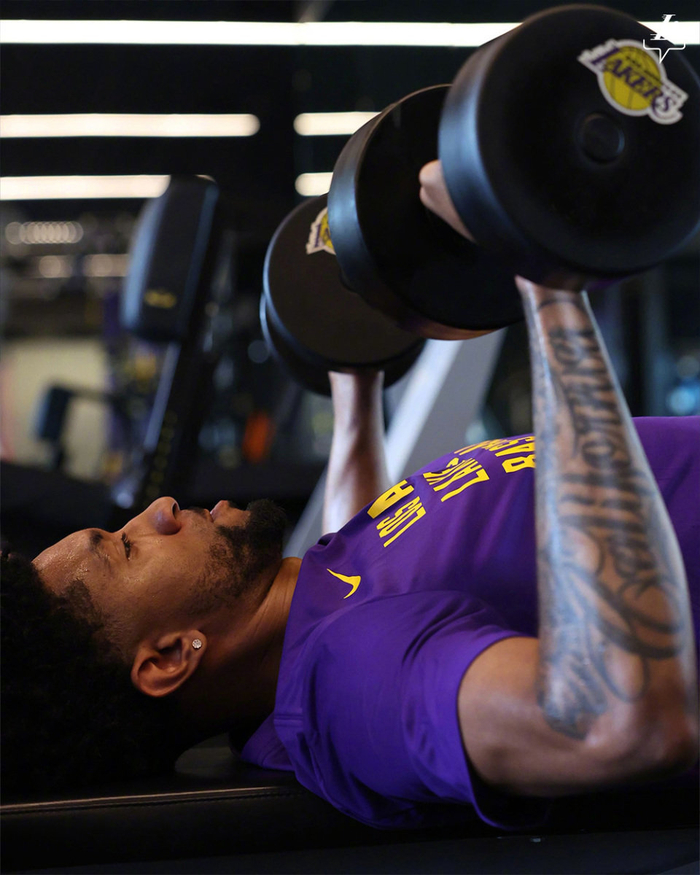 湖人球员康复进展顺利,备战下一场比赛的简单介绍 湖人球员康复进展顺利,备战下一场比赛的简单介绍